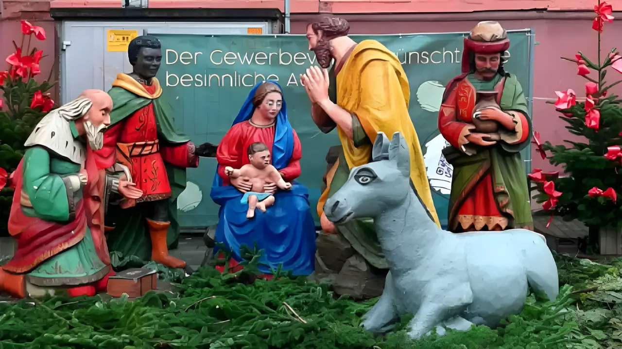 Almanya'da tehlikeli provokasyon: "İsa'nın doğuşu" heykeline saldırı