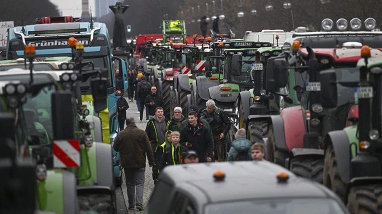Almanya'da çiftçiler ayakta