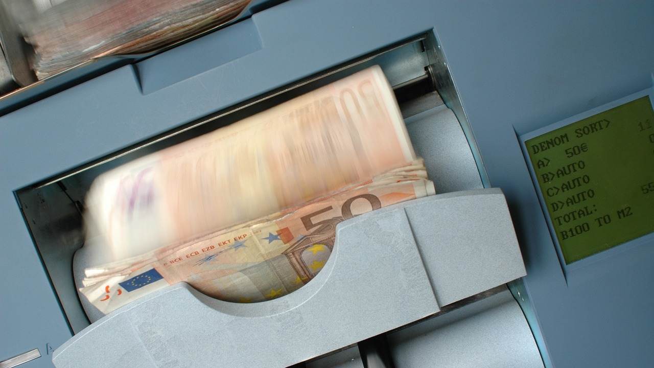 Almanya'da her iki kişiden biri "cömert"... En çok parayı Türkiye'ye gönderiyorlar