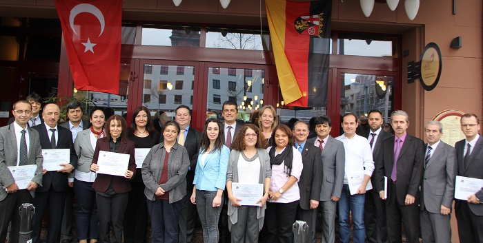 Karlsruhe'de kurs, konferans ve yarışmalar