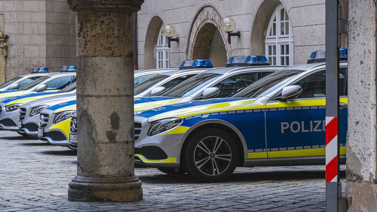 Almanya'da ilginç olay: Taksi bulamayınca polisi arayıp kendini eve bıraktırdı