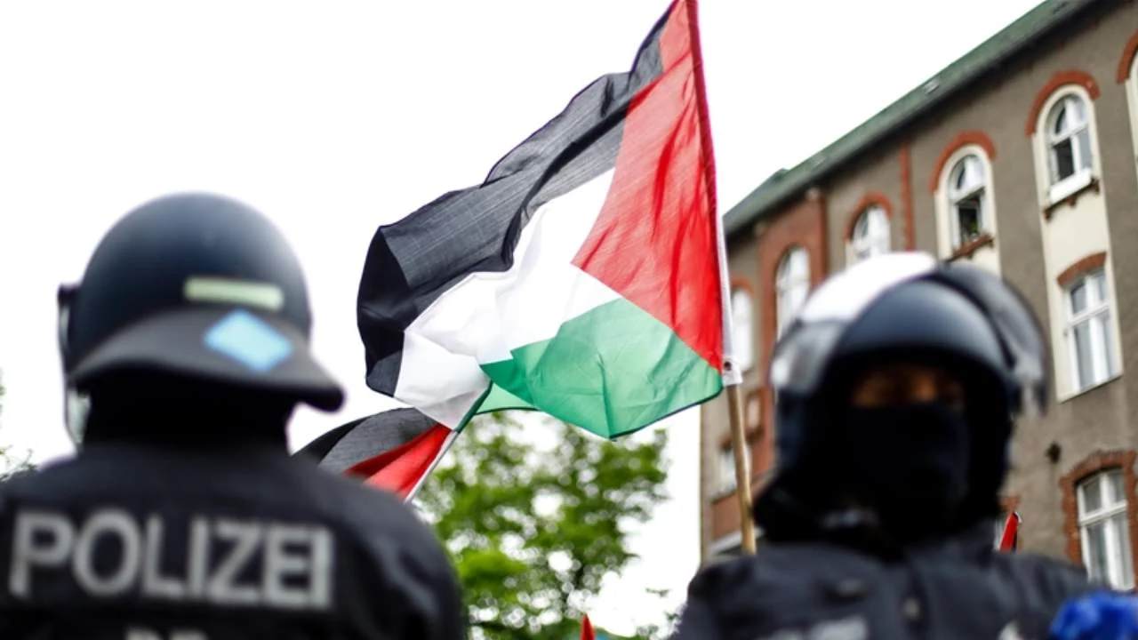 Frankfurt'ta Filistin eylemi: "Alman medyası yalan söylüyor"