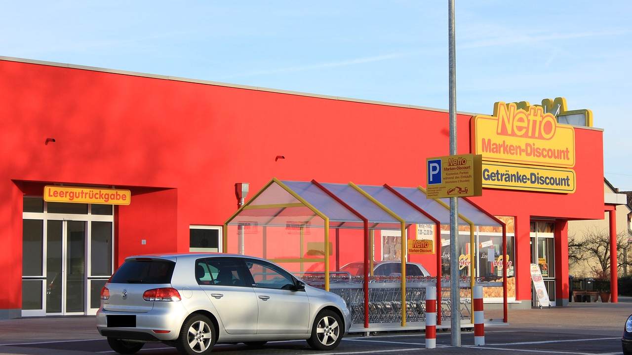 Netto müşterisi hatayı "ifşa" etti... Peynirin içinden çıkan şaşırttı...