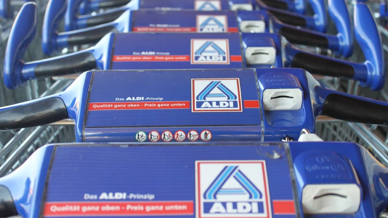Aldi, çalışma saatlerini değiştirdi