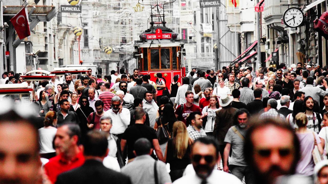 İstanbul'dan Almanya'ya geldi, havalimanında gözaltına alındı