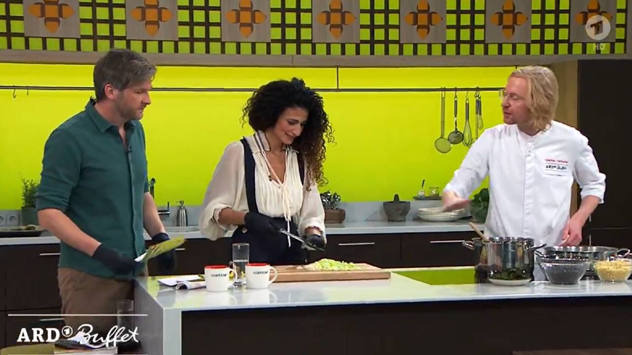 Alman televizyonunda canlı yayın yarıda kesildi: Alarm verildi, stüdyo boşaltıldı...