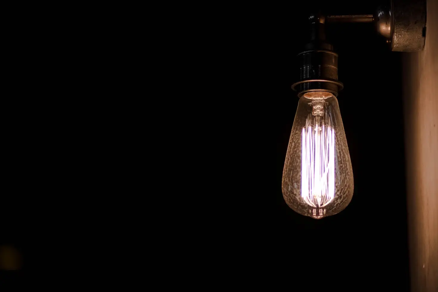 Almanya'da elektriğe zam kapıda: Şebeke ücretleri artıyor