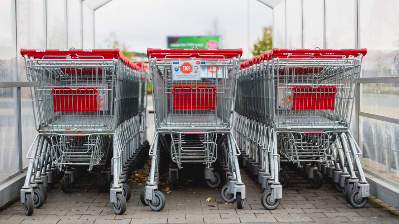 Lidl, Kaufland, Edeka, Aldi ve Rewe fiyatı düşen ürünlerini açıkladı: Mısır gevreği, süt ve ekmek...