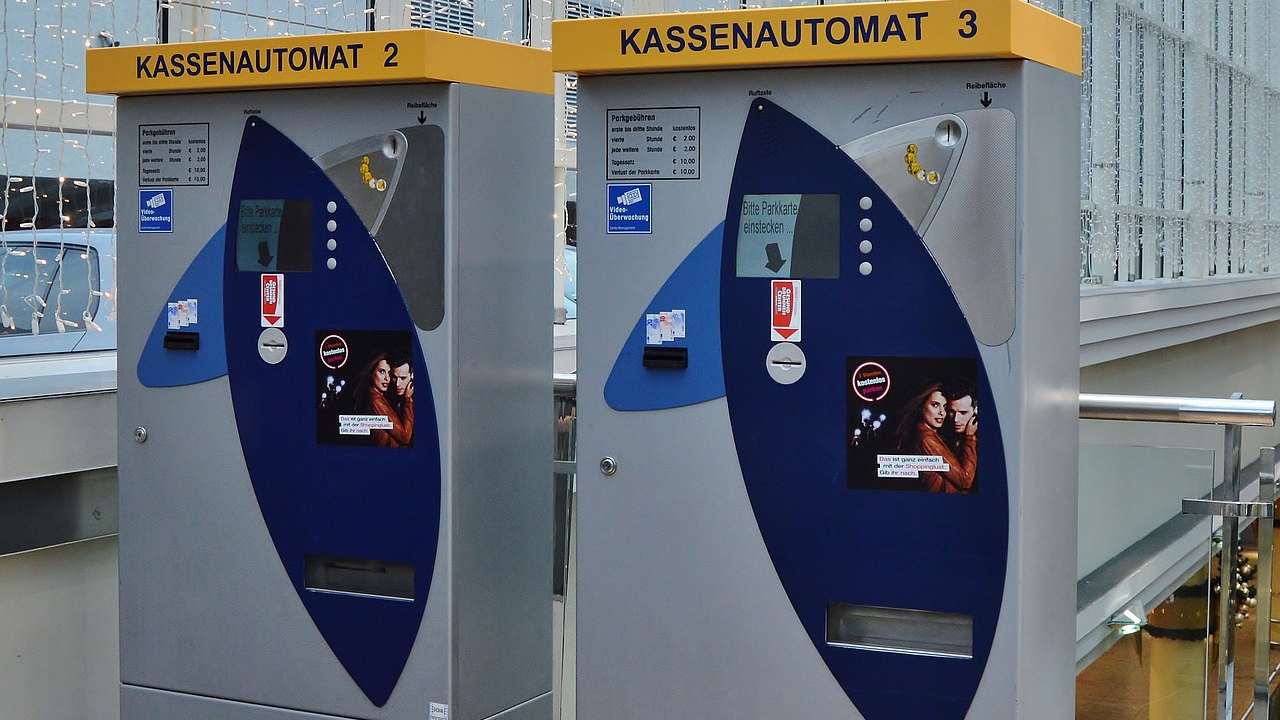 Park otomatını kırmaya çalışan Alman enselendi
