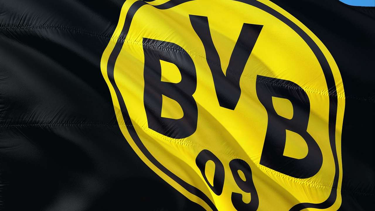 Borussia Dortmund, Manchester United'daki futbolcusunu geri kiraladı