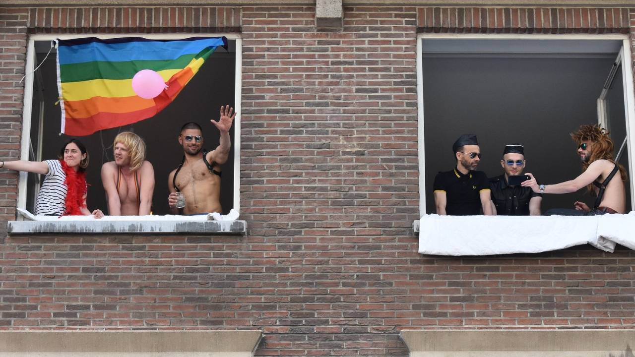 Berlin'de eşcinsel olduğunu kanıtlayan mülteciler sınır dışı edilmeyecek