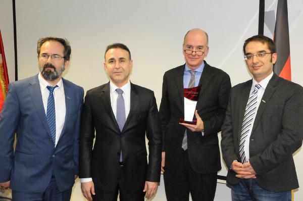 Nürnberg MÜSİAD'dan sığınmacılara yardım eli