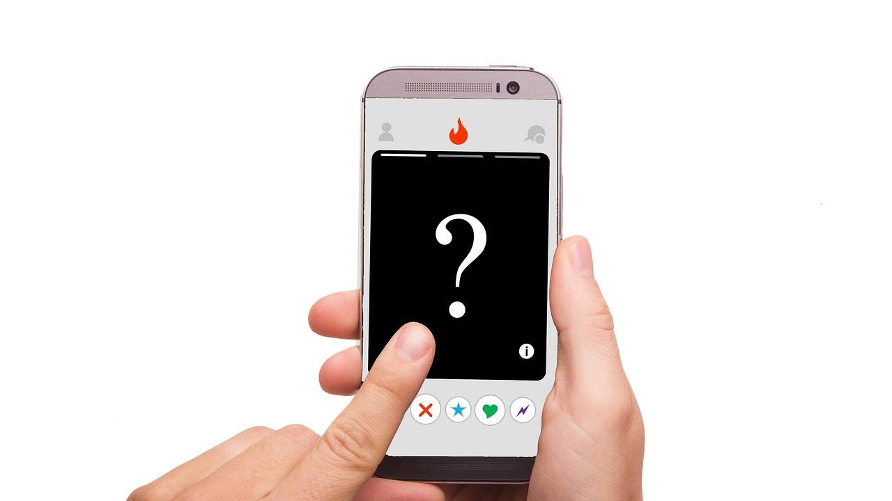 Profesyonel oyuncunun Almanya transferini Tinder profili ele verdi
