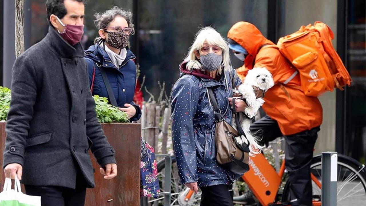 Almanya'da virüsün hedefinde çocuklar var