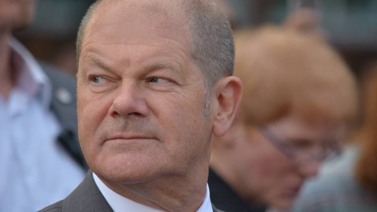 Alman basınından tuhaf haber: Scholz uyuşturucu mu kullanıyor?