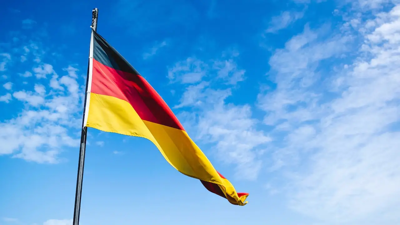 Almanya'dan fonları durdurma kararı