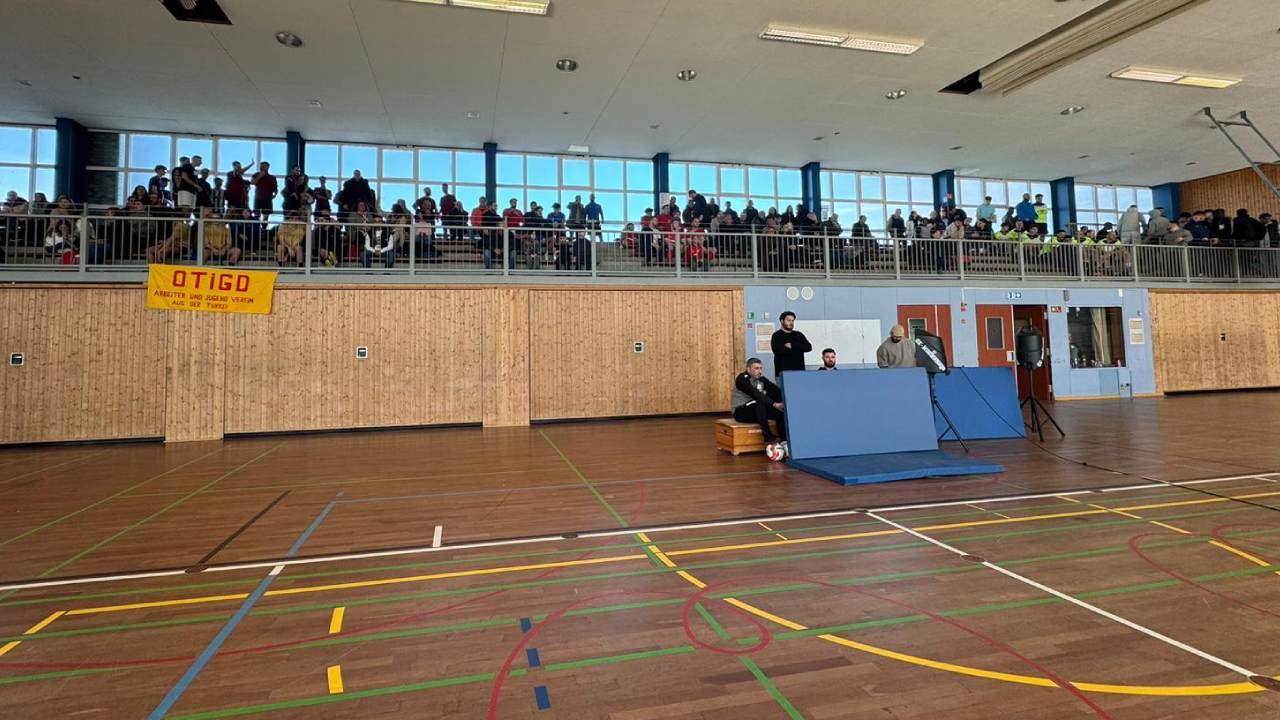 Almanya'da ırkçılığa karşı futbol oynadılar