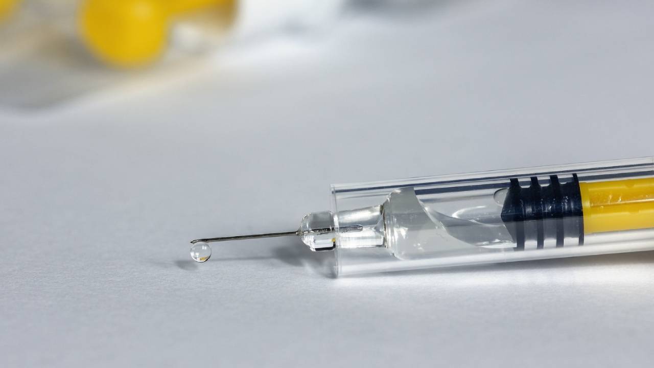 Almanya'da milyonları ilgilendiren aşı açıklaması
