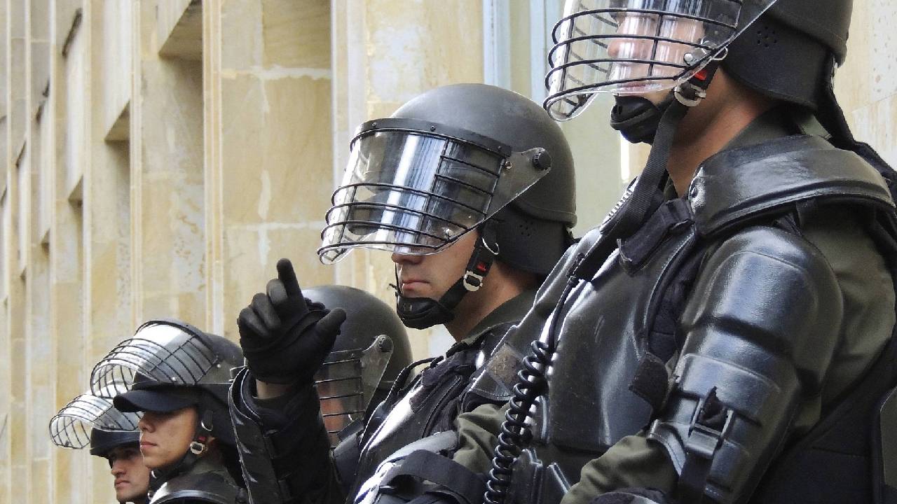 Alman polisinden küçük İstanbul'a baskın