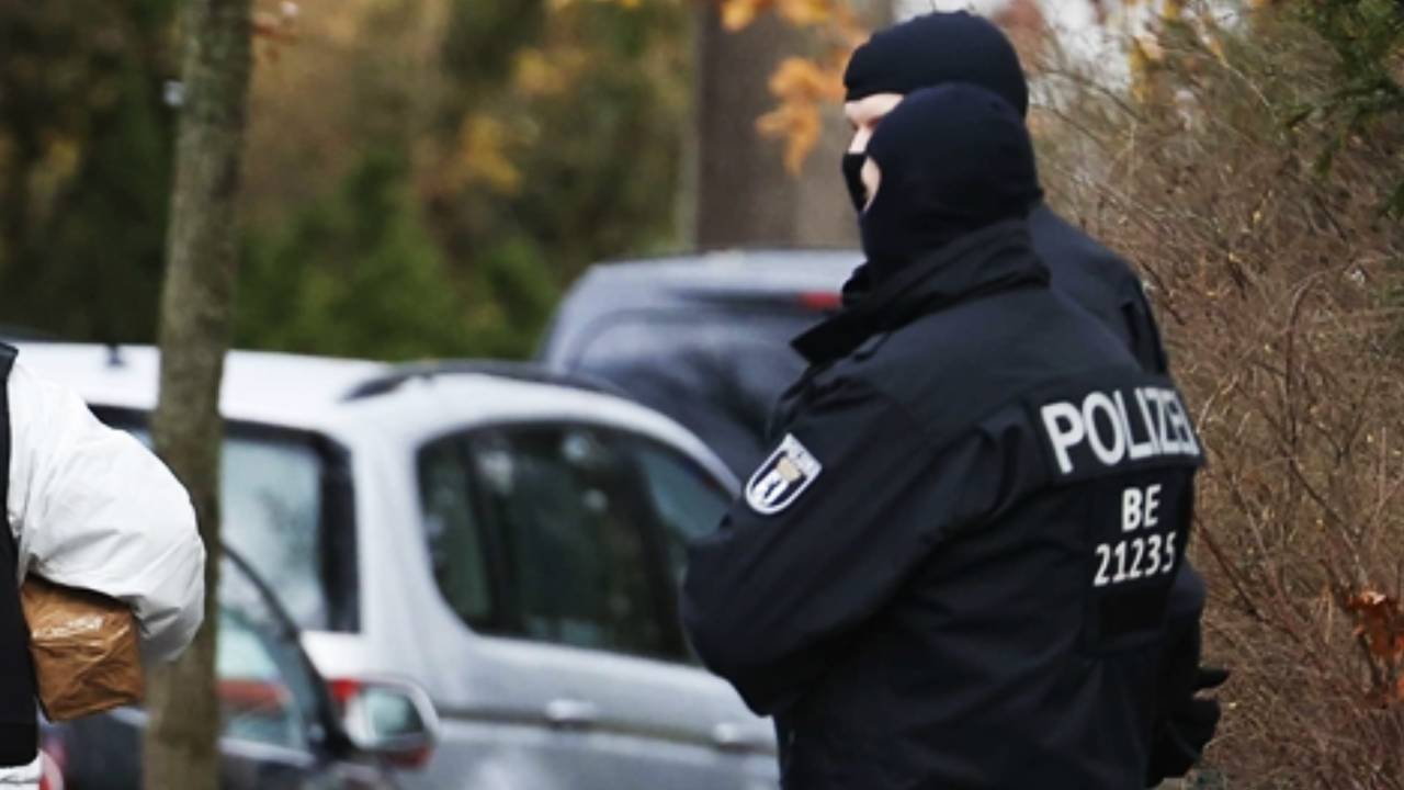 Vurguncu Türkler Almanya'da yakalandı