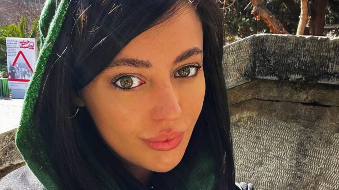 ABD'li porno yıldızının İran ziyareti tepkilere neden oldu