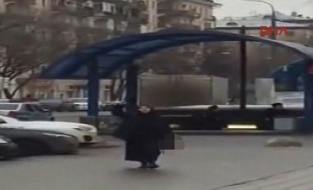 Elinde çocuk kafası ile ‘Allah-u Ekber’ diye bağırdı