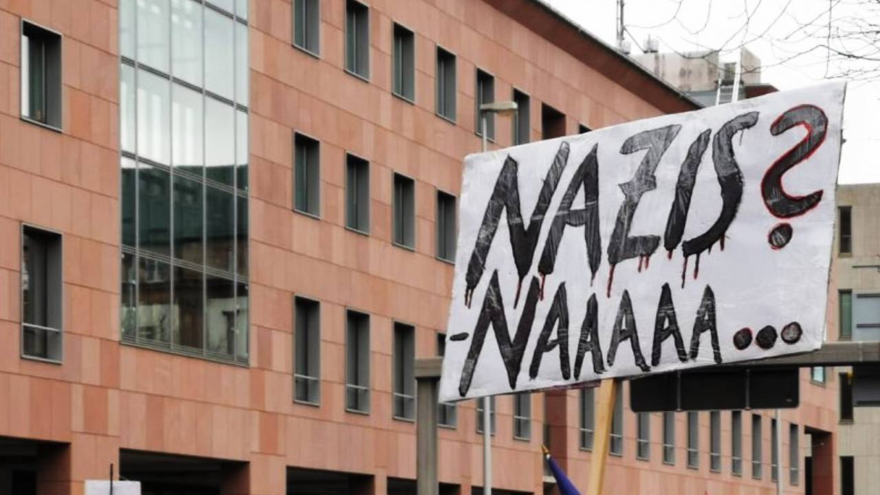 Almanya'da Türk uyruklu genç kadına ırkçı saldırı