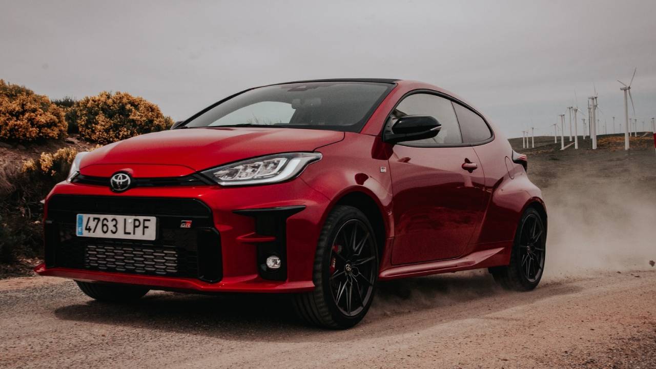 Almanların ucuz diye tercih ettiği spor otomobiller piyasaya veda ediyor