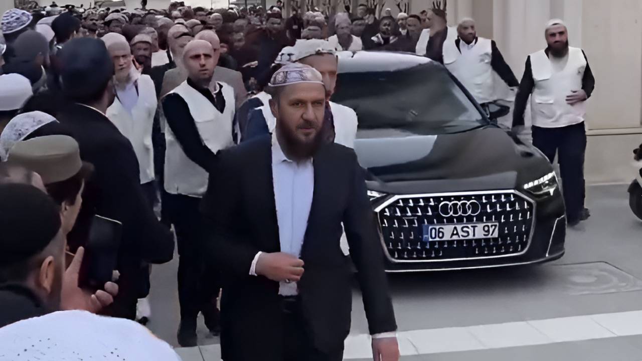 Tarikat şeyhi Türkiye'den Almanya'ya böyle uğurlandı