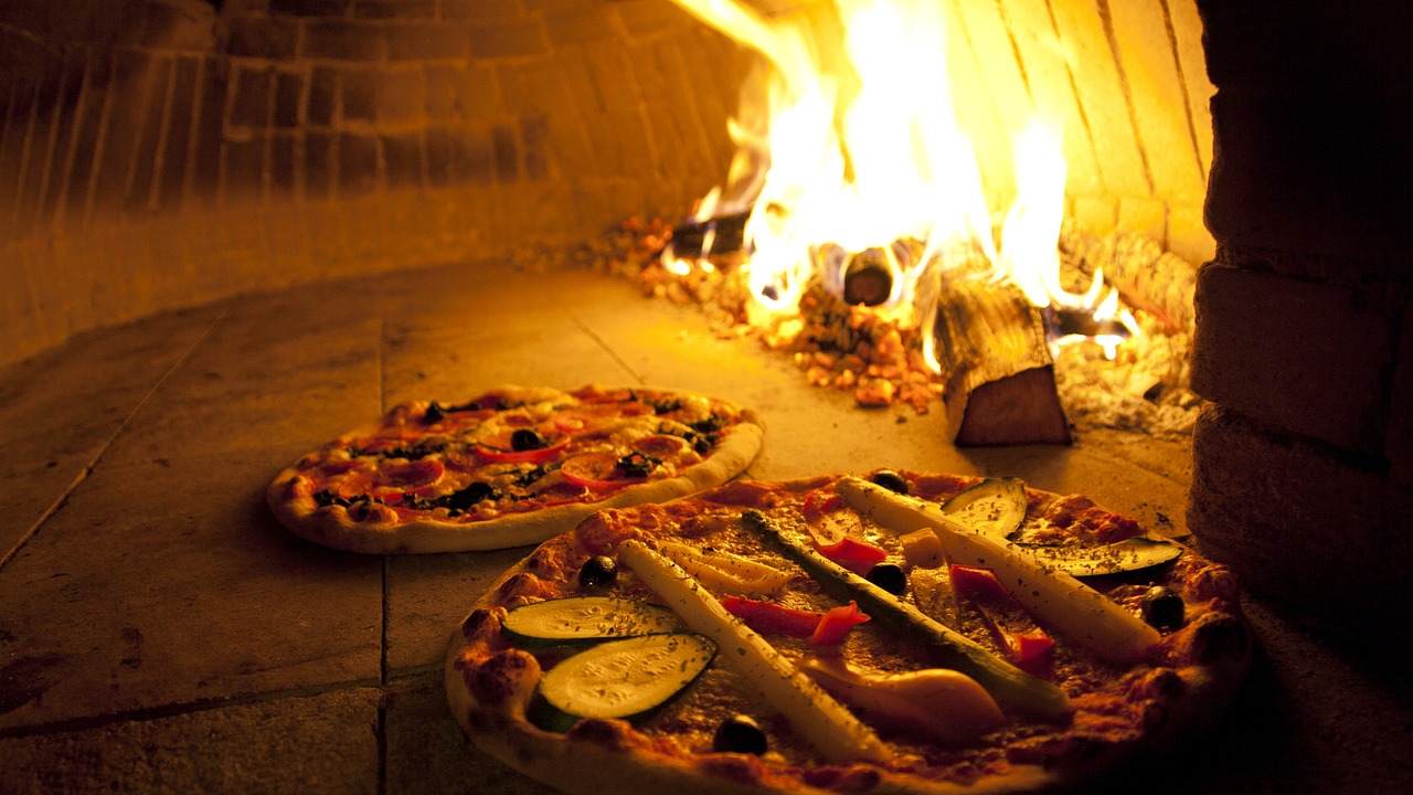 Almanya'da yanmış pizza yüzünden aşçısını öldürdü