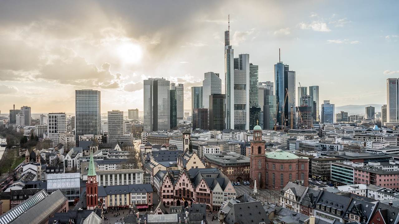 Kiracılar şaşkın: Frankfurt'ta onlarca daire çökme riskiyle karşı karşıya...