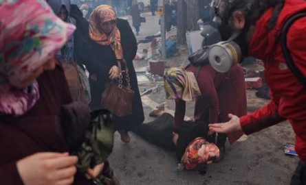 Zaman gazetesinin önünde bugün