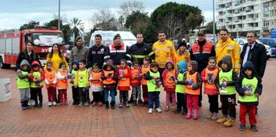 Antalya'da renkli '112 Günü' kutlaması