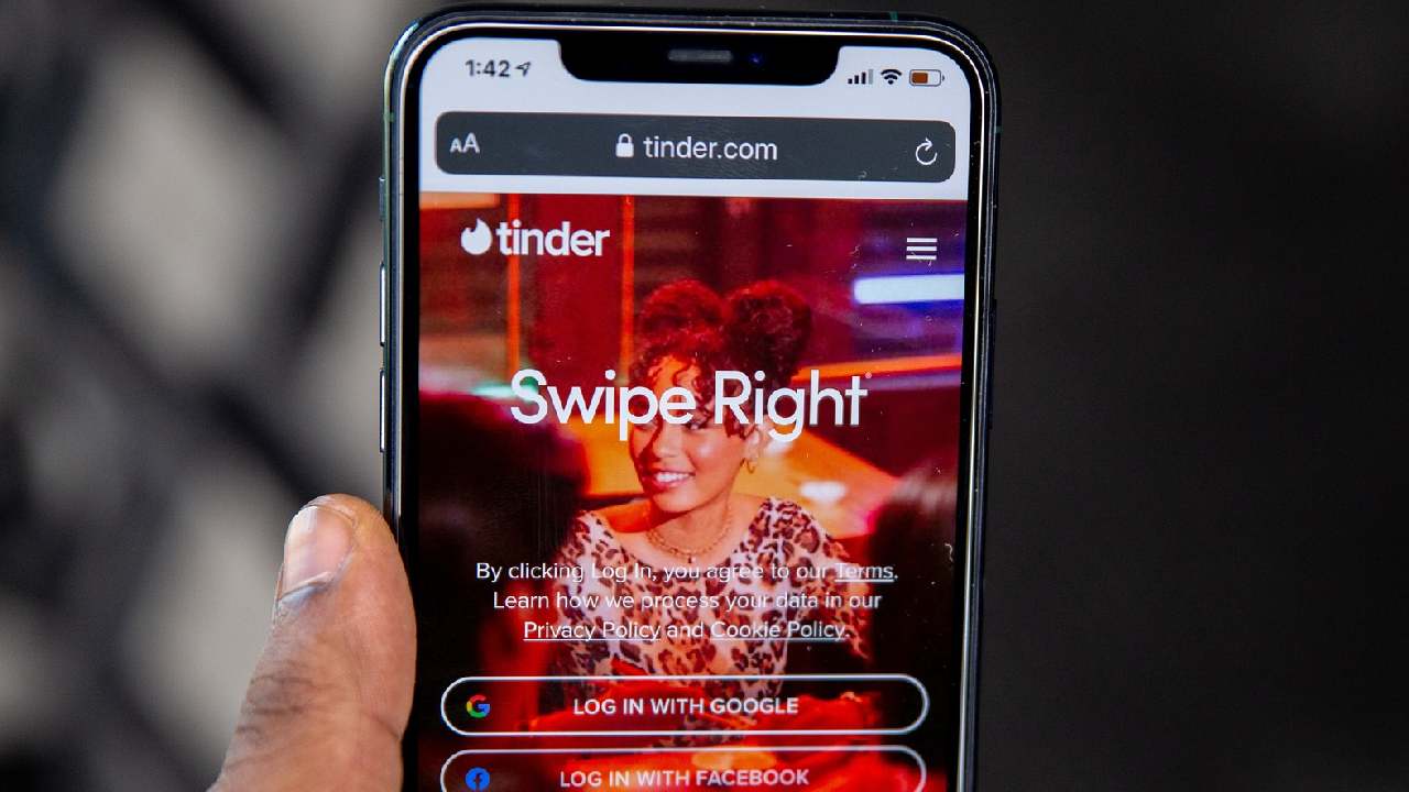 Tinder'da eşleşme arayan adam, hayatını nasıl yok etti