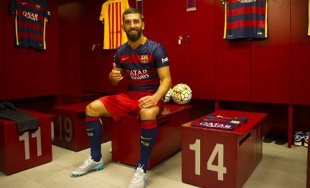 Barcelona formasıyla ilk golünü attı