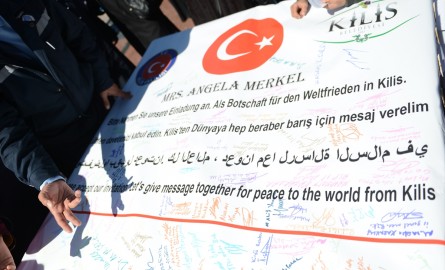 Merkel’e Guinness’e aday ‘dev davetiye’