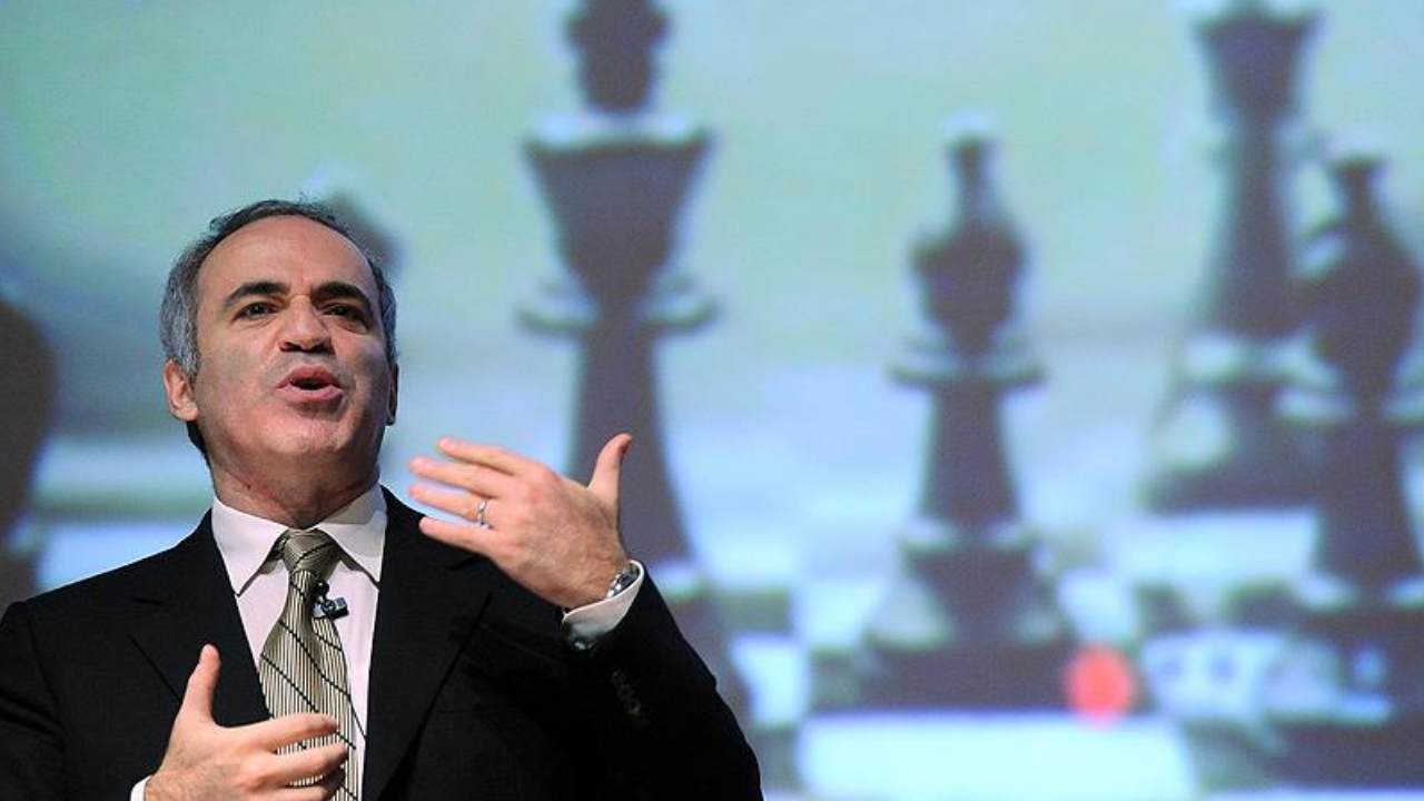 Eski dünya satranç şampiyonu Kasparov "terörist" listesine eklendi