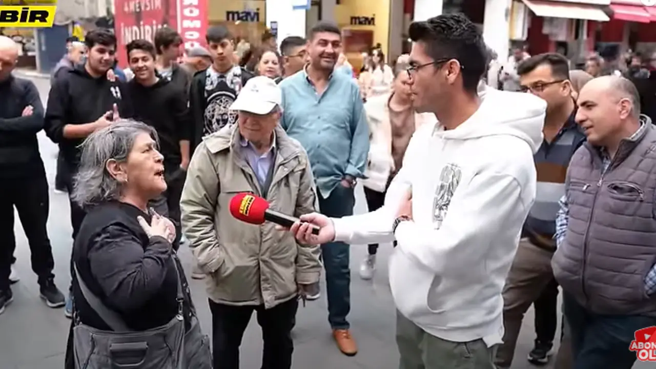 Bir tane yürekli Alman çıkıp "Almanya kötüyse s*ktir git memleketine" demedi