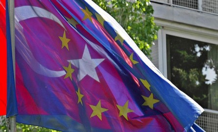 AB’den Türkiye’ye vize şantajı
