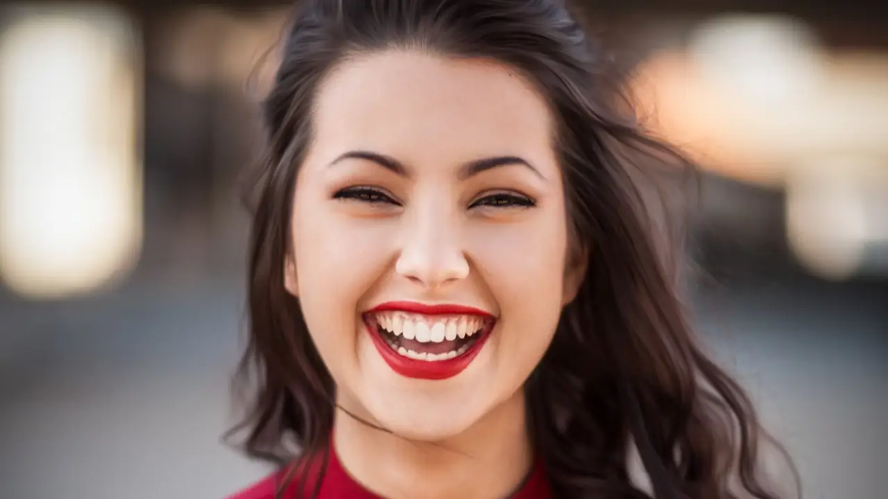 Gülüşünüzü parlatmanın sırları: Doğal diş beyazlatma yöntemleri