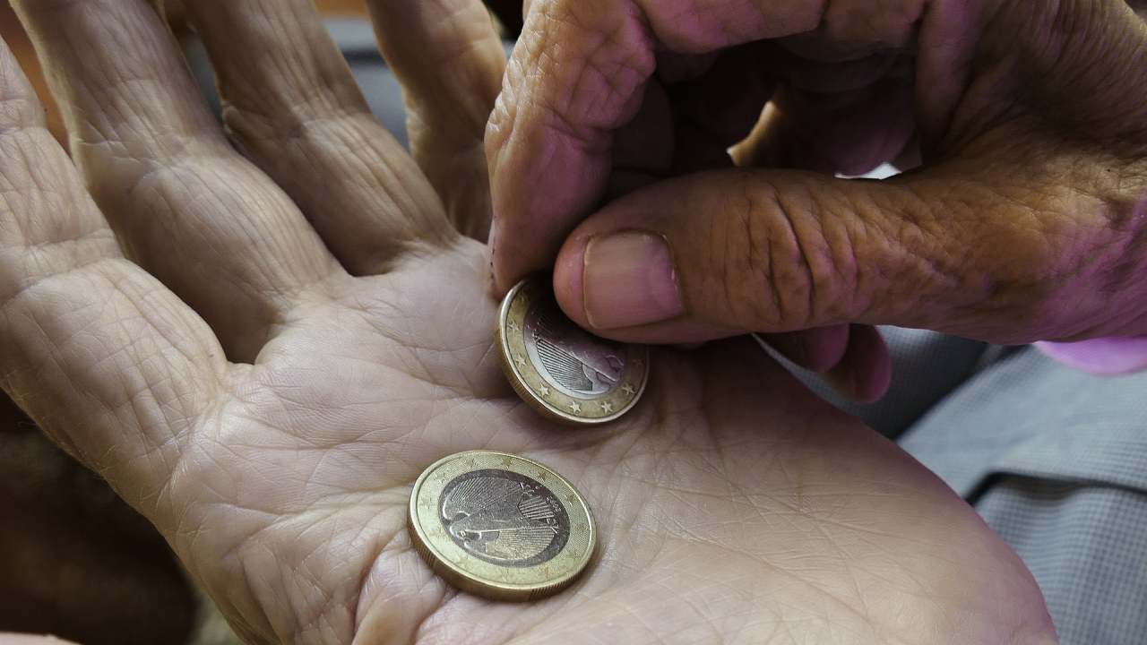 Alman emeklilerin yarısı yoksulluk sınırının altında yaşıyor