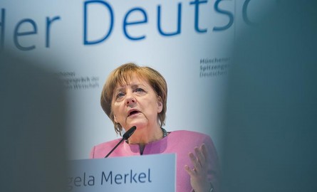 ‘Rusya, Merkel’i yerinden etmeye çalışıyor’