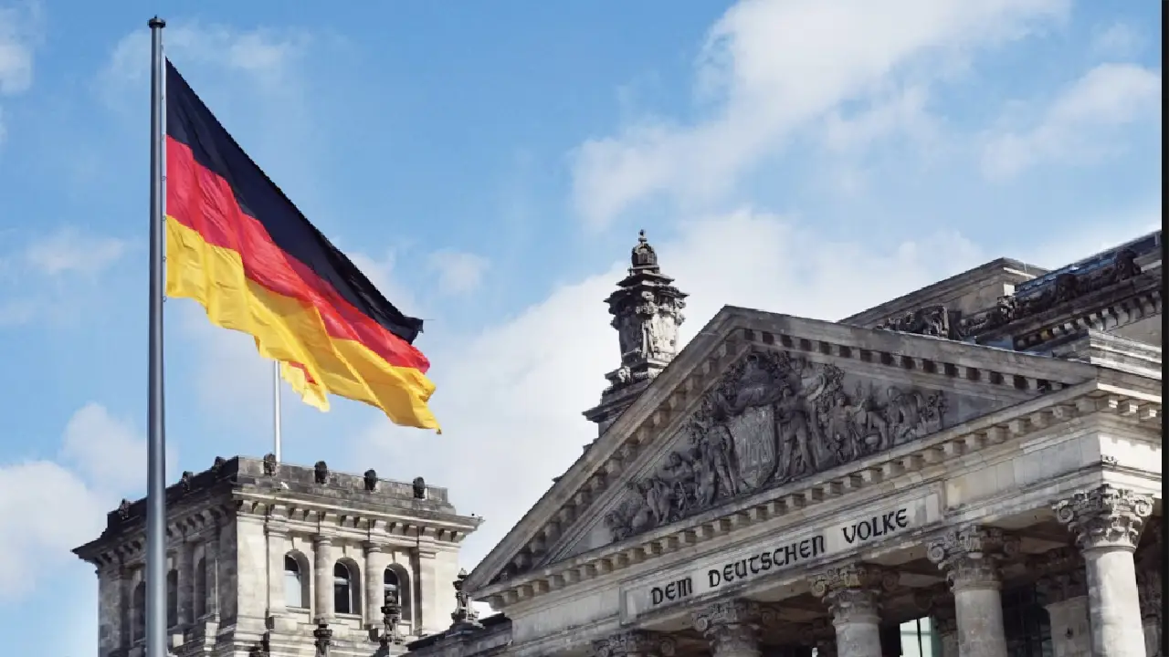 Almanya'da büyüme paketi onaylandı: Vergi indirimi ve bürokrasi yolunda kolaylık