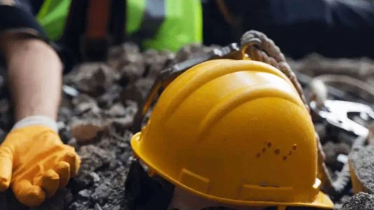 61 yaşındaki temizlik işçisi 15 metre yükseklikten yere çakıldı