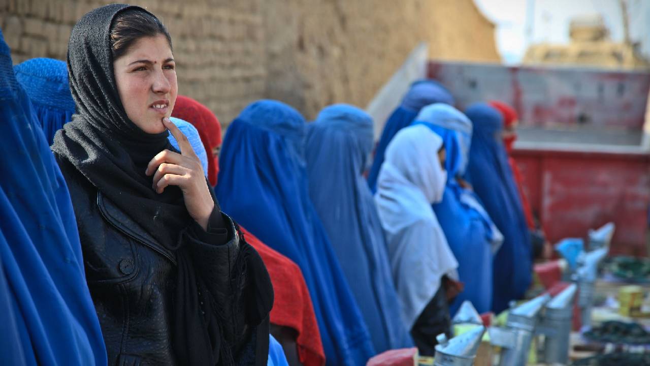 Afganlar, Alman hükümetinin desteğiyle Almanya seferine çıktı