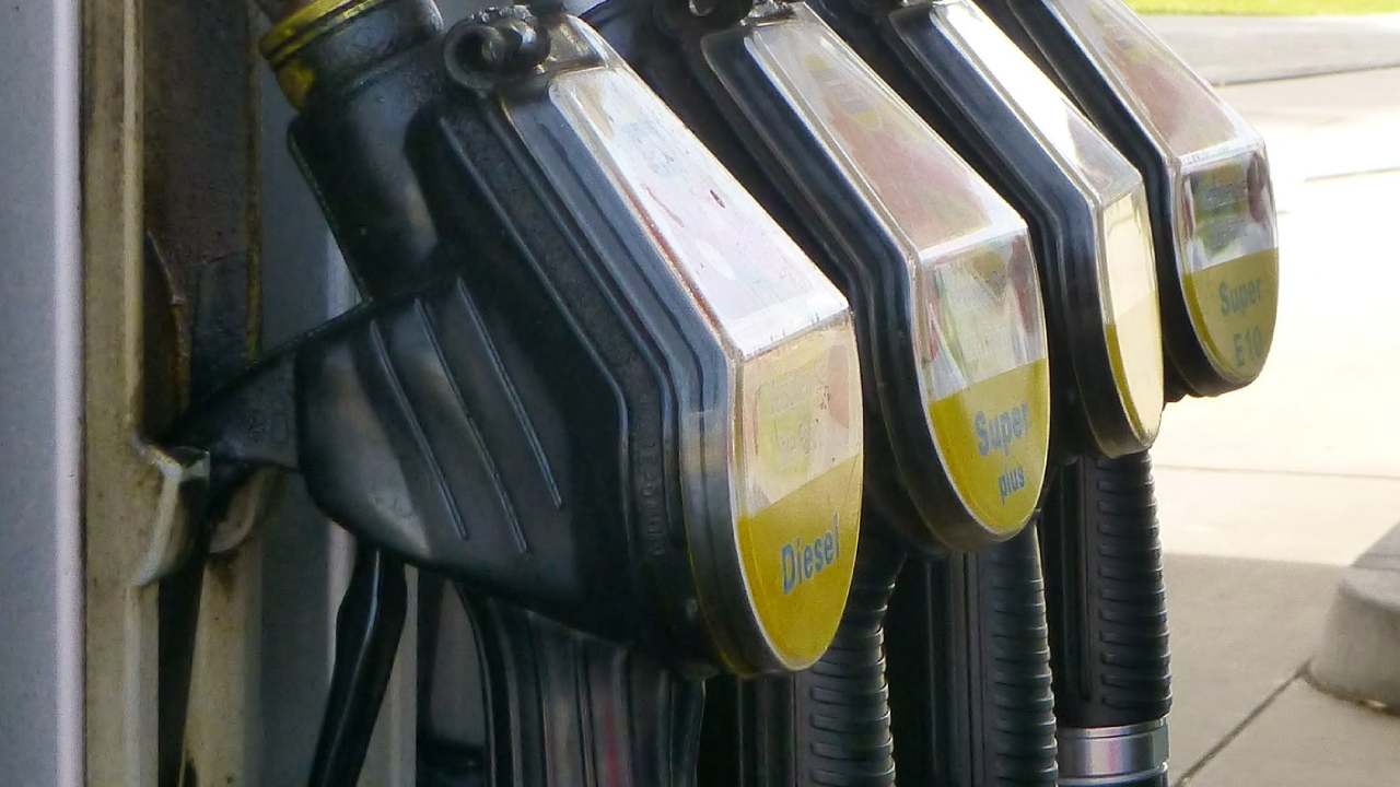 Almanya'da sürücüleri üzen haber, benzine büyük zam