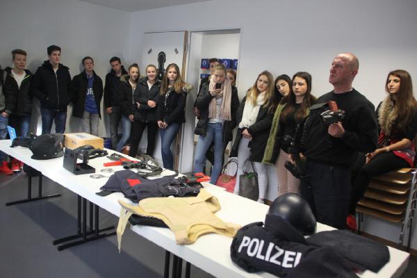 Almanya’da Türk gençlerine 'polis olun' çağrısı