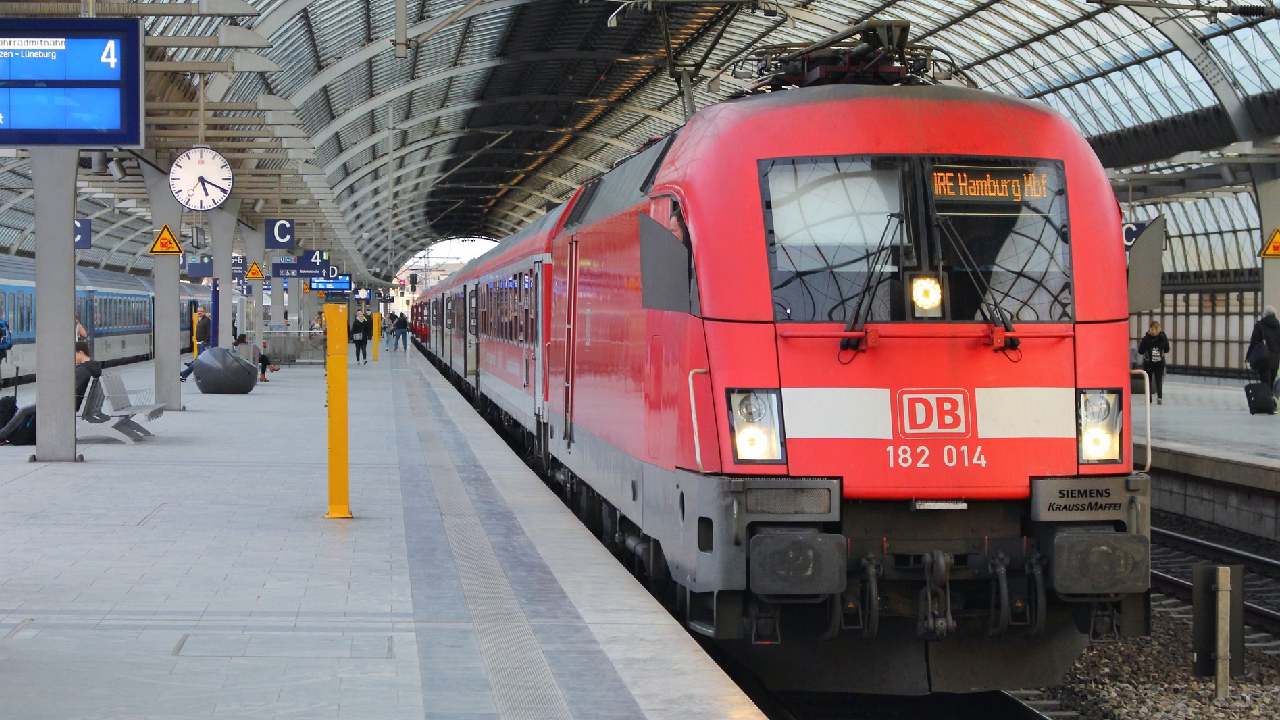 Deutsche Bahn duyurdu, Hamburg Berlin demiryolu hattı kapanıyor
