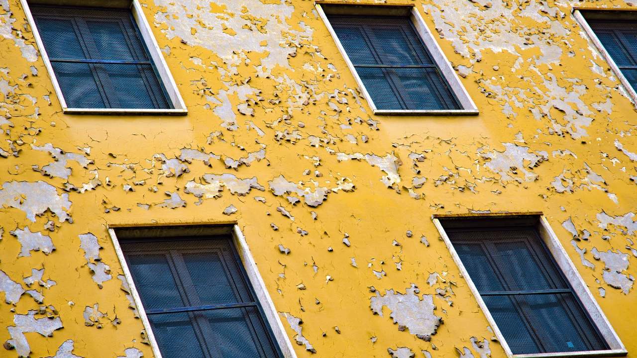 Berlin'de bir bina çökme riski nedeniyle boşaltıldı
