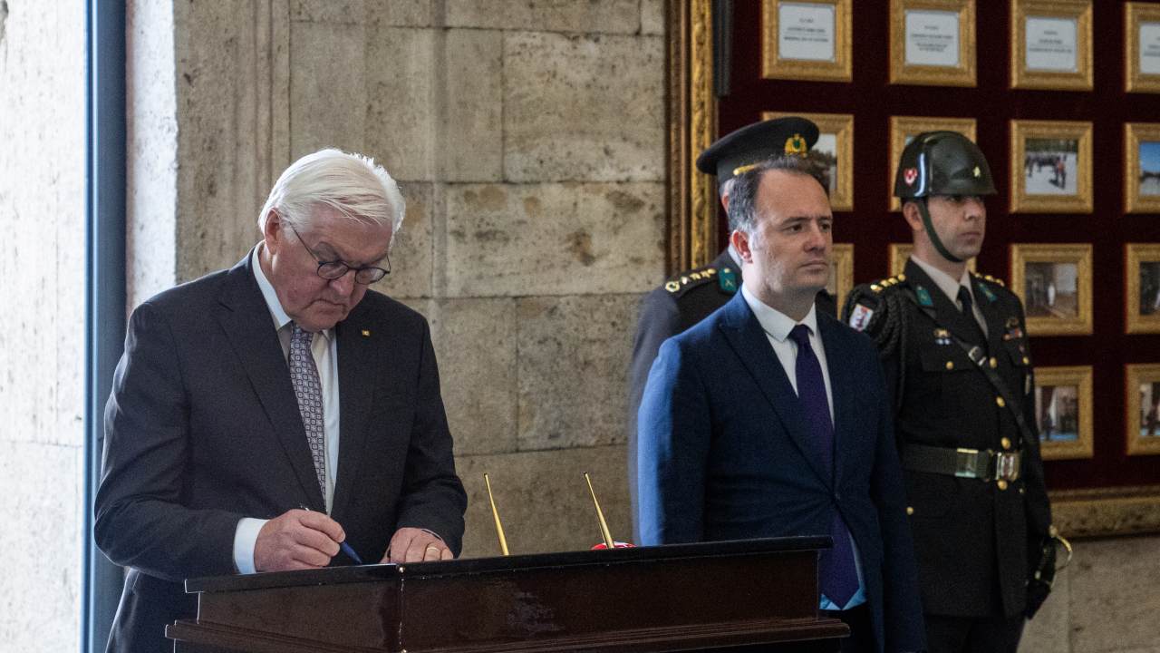 Almanya Cumhurbaşkanı Steinmeier'dan Anıtkabir ziyareti: "Benim için büyük bir onur"